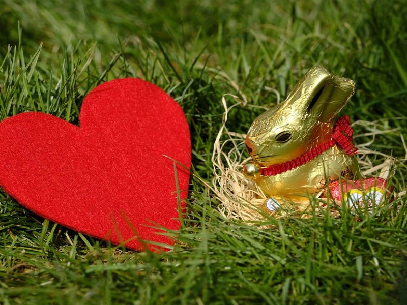 heart love easter bunny
