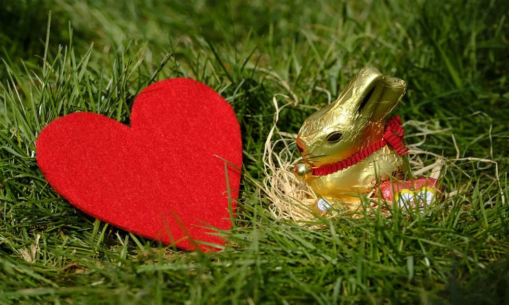 heart love easter bunny